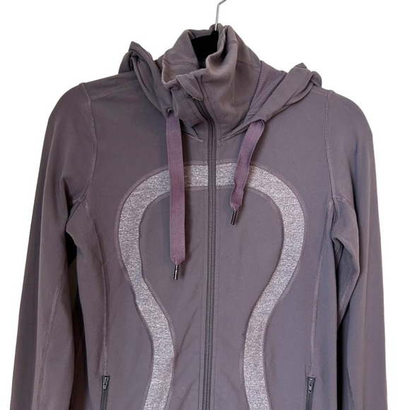 Lululemon Hooded Stride Jacke- Magnum and Heathered Grey. - Picture 4 of 9